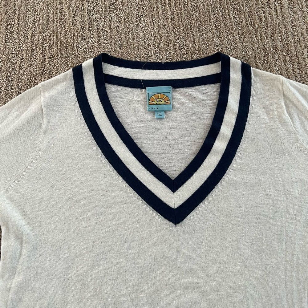 C&C California Cream and Navy Blue Vneck Sweater - Picture 4 of 6
